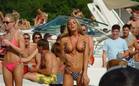 663-Hot-blonde-teen-showing-her-tits-on-a-public-beach.jpg