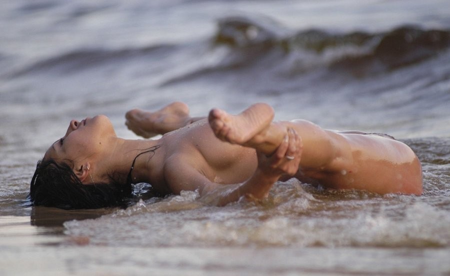 Letting herself cooled by ocean water